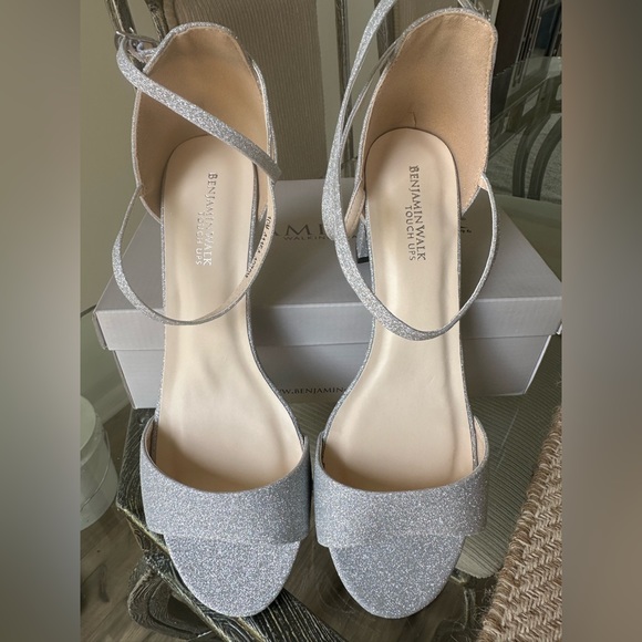 Jackie by Benjamin Walk - NEVER WORN - Picture 1 of 7